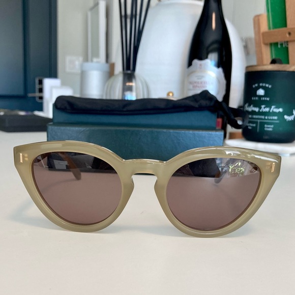 Mulberry Blondie Round Cat-eye Sunglasses in Dark Palm - Picture 11 of 16